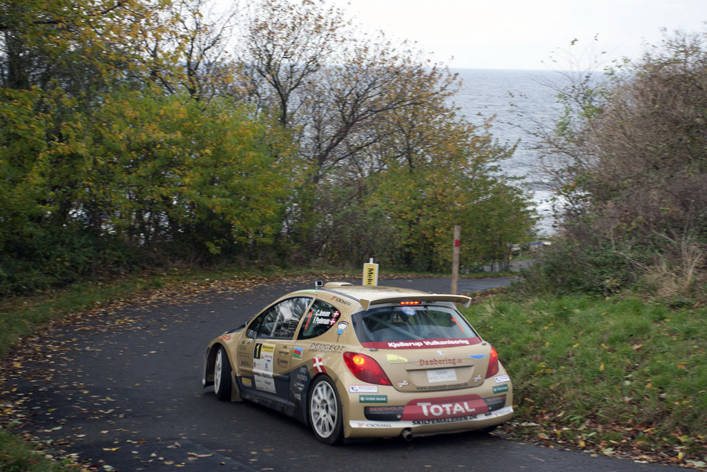 Christian Jensen/Freddy Pedersen klarede sig bedst på de snoede bornholmske veje og tog generalsejren i Danboring Rally
(Foto: Johnny Pedersen)